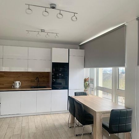 New 3 Rooms Apartment Near The Metro Station Kiew Exterior foto