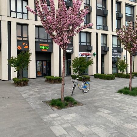 New 3 Rooms Apartment Near The Metro Station Kiew Exterior foto