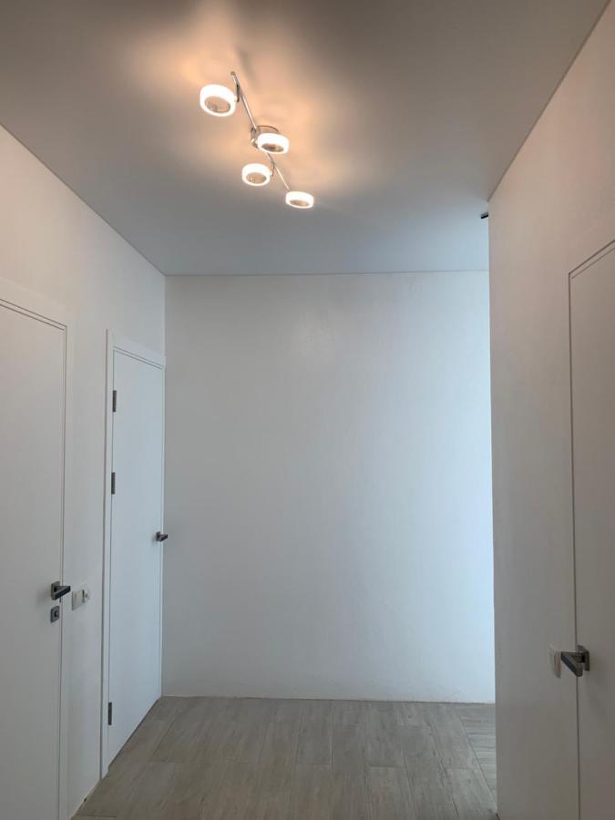 New 3 Rooms Apartment Near The Metro Station Kiew Exterior foto