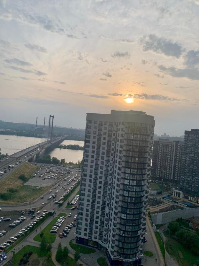 New 3 Rooms Apartment Near The Metro Station Kiew Exterior foto