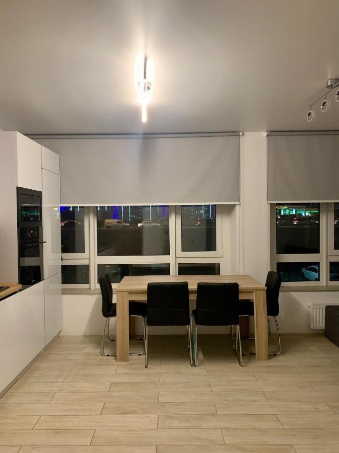 New 3 Rooms Apartment Near The Metro Station Kiew Exterior foto