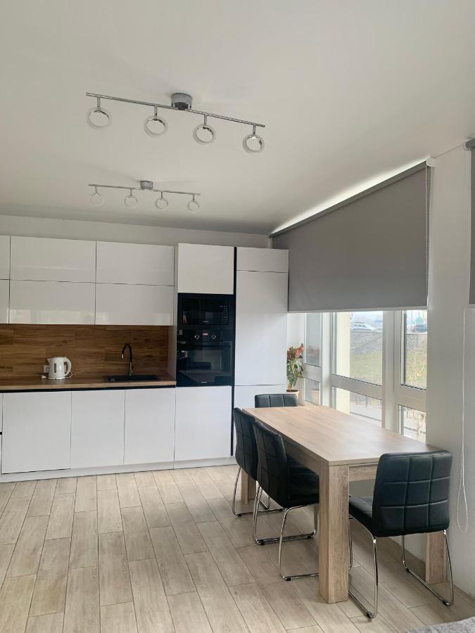 New 3 Rooms Apartment Near The Metro Station Kiew Exterior foto