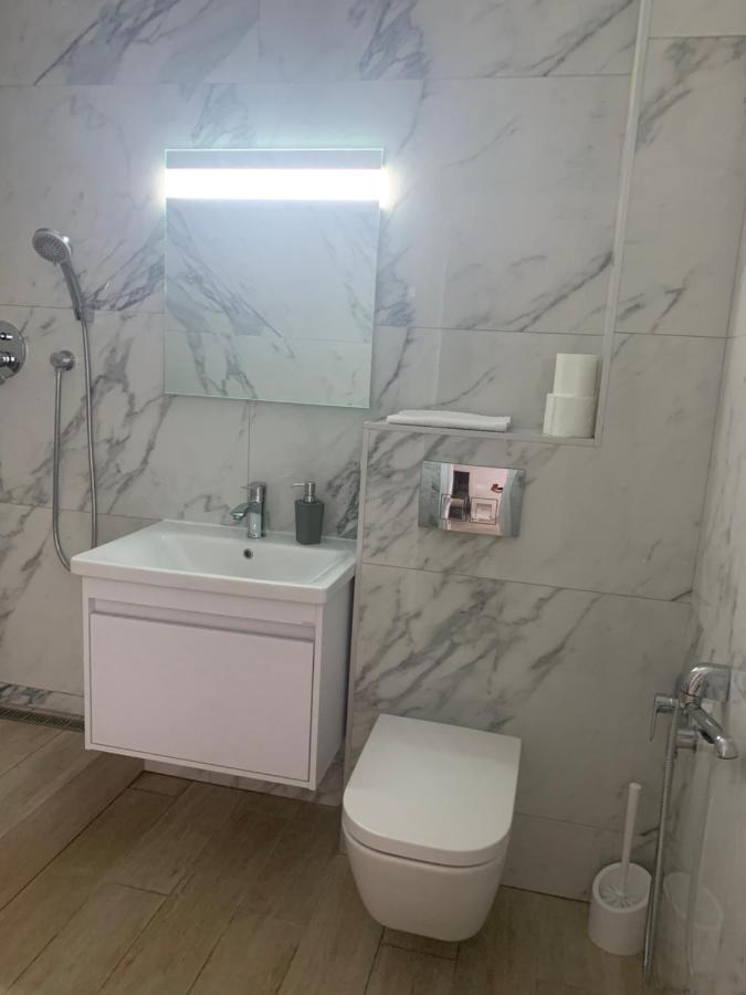 New 3 Rooms Apartment Near The Metro Station Kiew Exterior foto